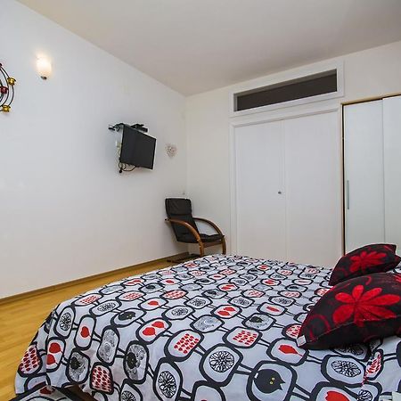 Apartments Daria Rovigno Esterno foto