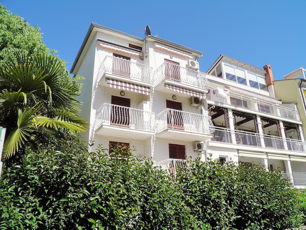 Apartments Daria Rovigno Esterno foto