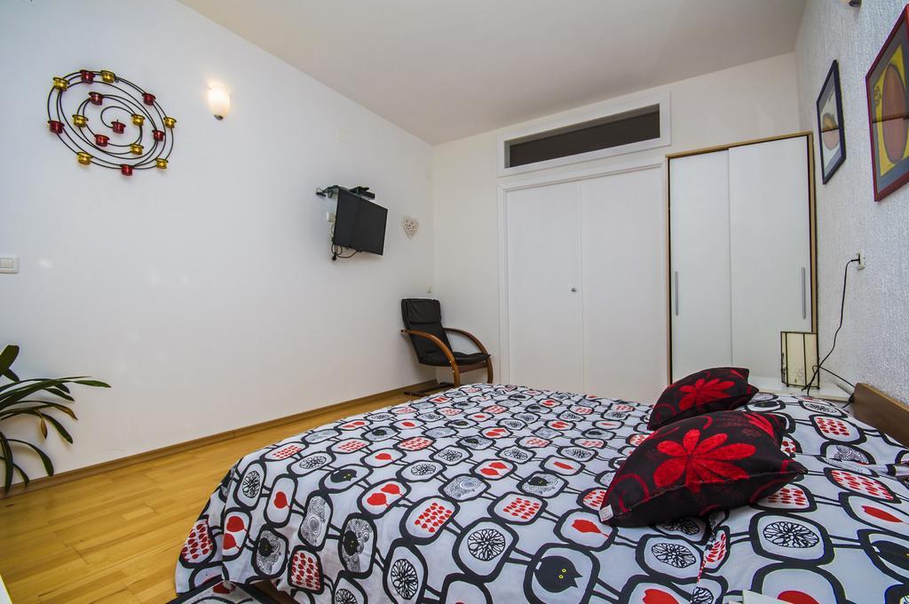 Apartments Daria Rovigno Esterno foto
